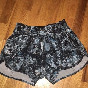 Lululemon Tracker Running Shorts Teal Black Sz 8